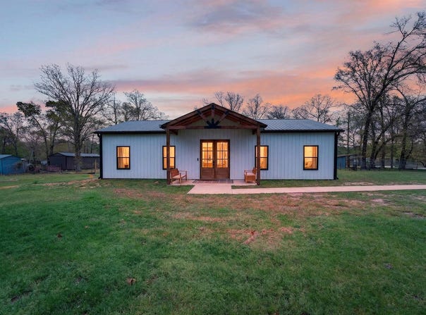 1075 First Rd, Diana, TX 75640