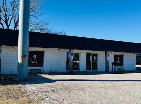 102 S Collins, Howe, TX 75459