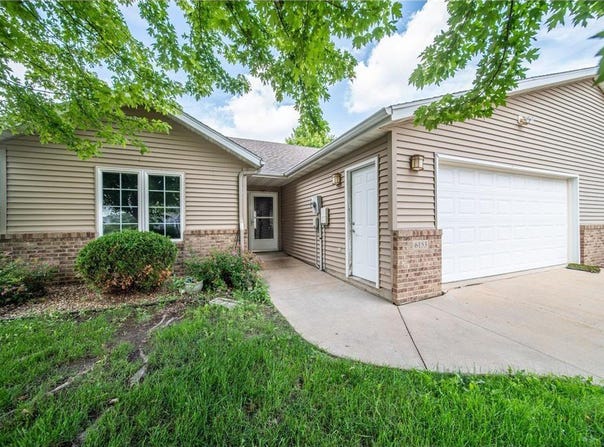 6153 South Pointe Drive SW, Rochester, MN 55902