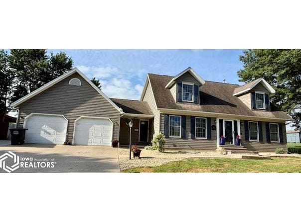 210 W Corry Court, Mount Pleasant, IA 52641