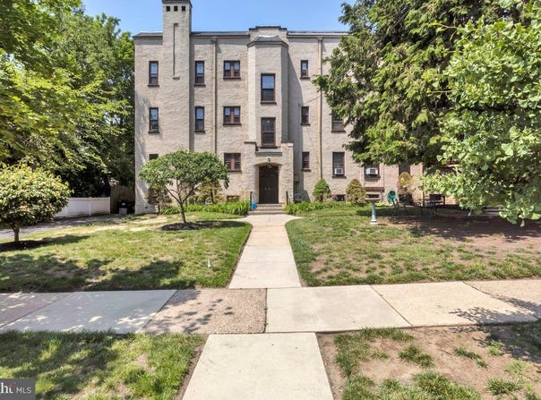 210 E MAPLE AVENUE, MERCHANTVILLE, NJ 08109