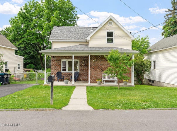 11 Packer Avenue, Brunswick, NY 12180