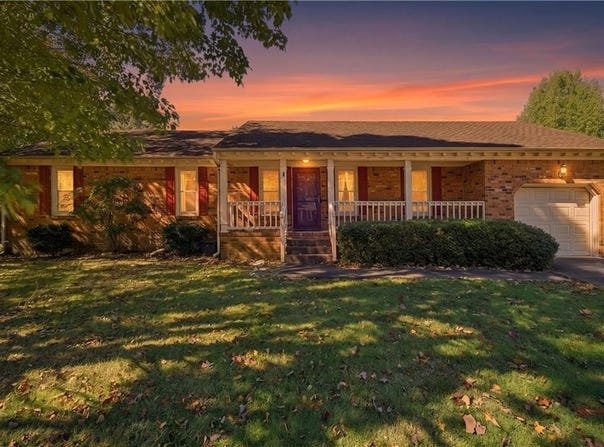 628 Gladesdale Drive, Chesapeake, VA 23322