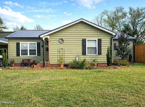 1306 W Kent Drive, Sulphur, LA 70663