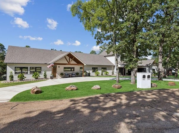 102 Shadywood Place, Enchanted Oaks, TX 75156