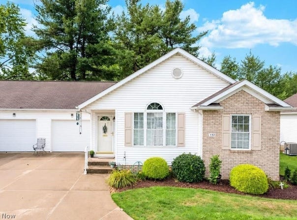 142 Carly Court, Hartville, OH 44632