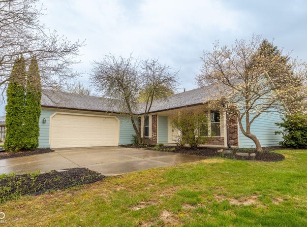 9362 Helmsdale Drive, Indianapolis, IN 46256