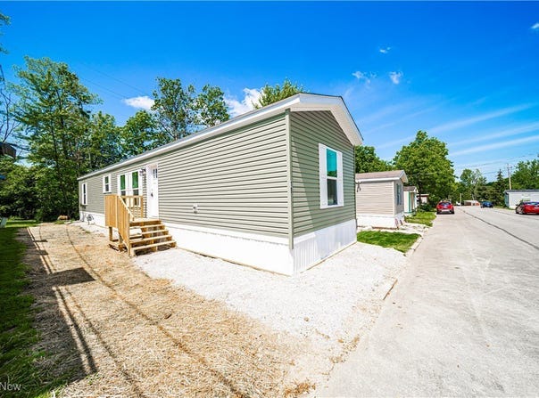 8323 Eagle Road unit: 18, Kirtland, OH 44094