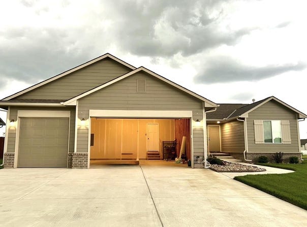 4560 N Atherton, Maize, KS 67101