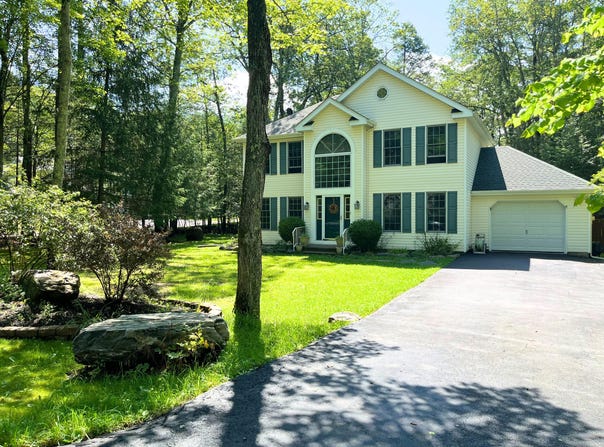 3813 Foxborough Court, Stroudsburg, PA 18360