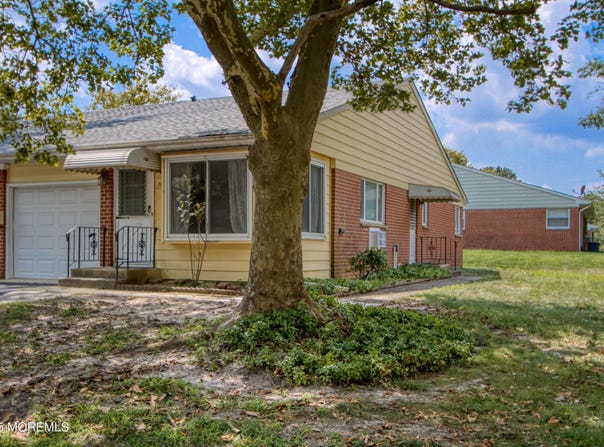 70 Yorktowne Parkway, Whiting, NJ 08759