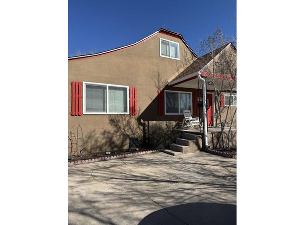 412 Grove Street NE, Albuquerque, NM 87108