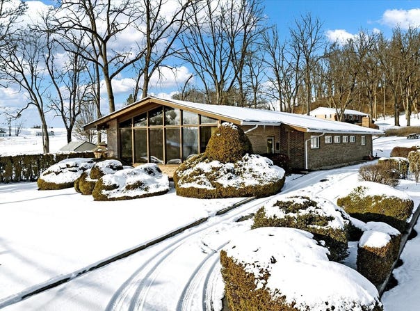 1137 W PENN AVENUE, WOMELSDORF, PA 19567