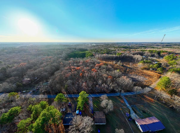 SEWELL Rd, Selmer, TN 38375