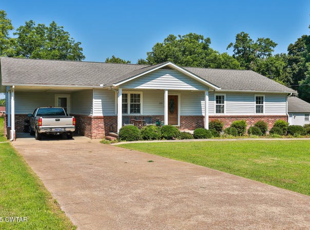 210 Woodrow Street, Bradford, TN 38316