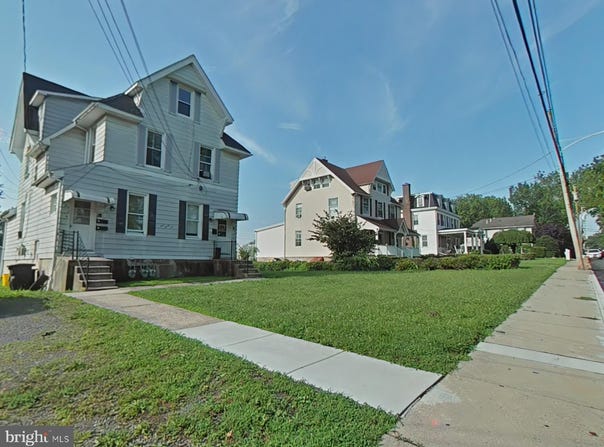 921 WOODLAND AVENUE, SHARON HILL, PA 19079