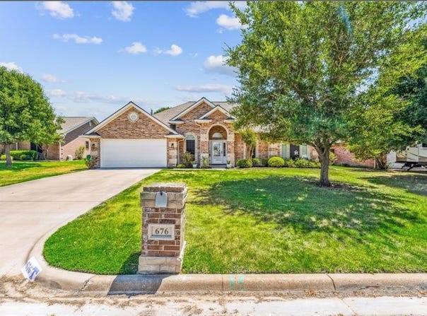 676 Bluebonnet Street, Stephenville, TX 76401