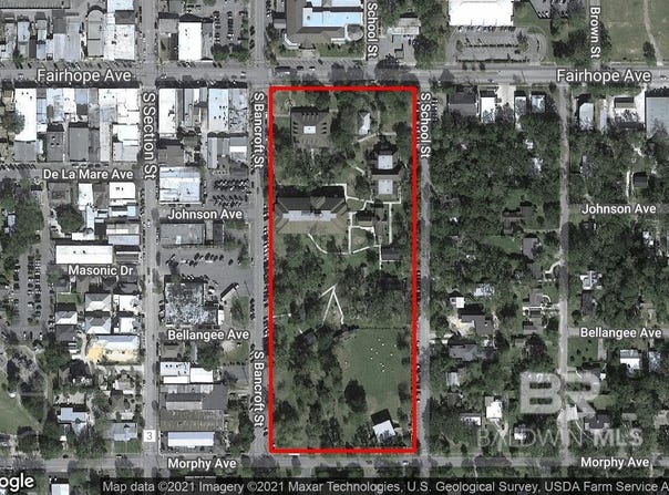8477 Fairhope Avenue, Fairhope, AL 36532