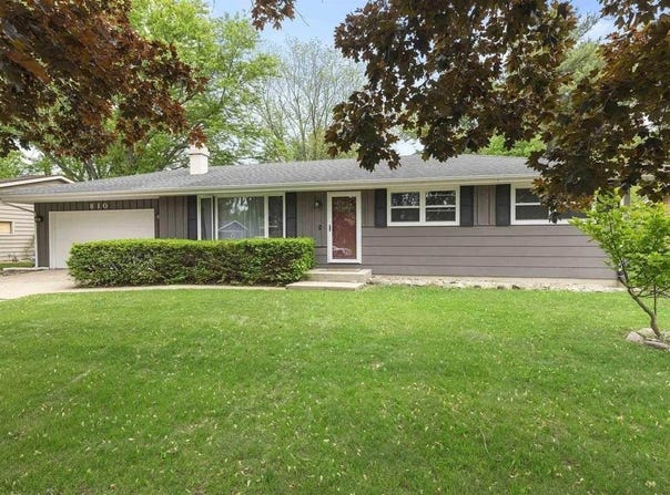 810 Suffolk Drive, Janesville, WI 53546