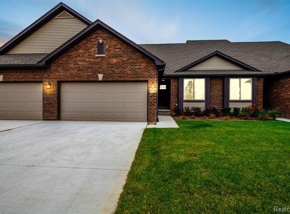 48341 APPLEGROVE Lane, Chesterfield Twp, MI 48051