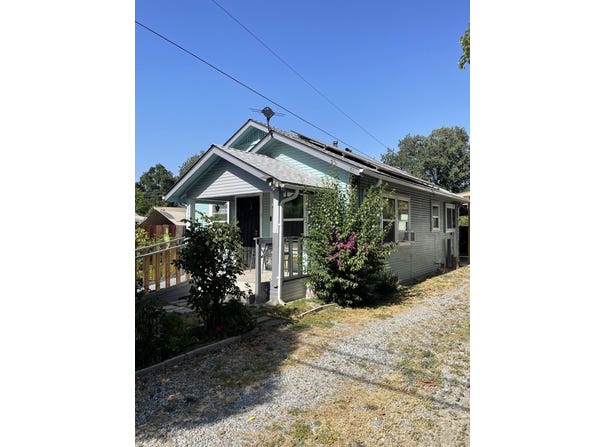 826 N West Street, Visalia, CA 93291