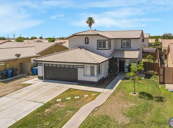 670 Sequoia St, Imperial, CA 92251