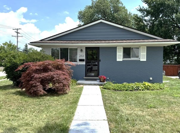 253 S Webik Avenue, Clawson, MI 48017