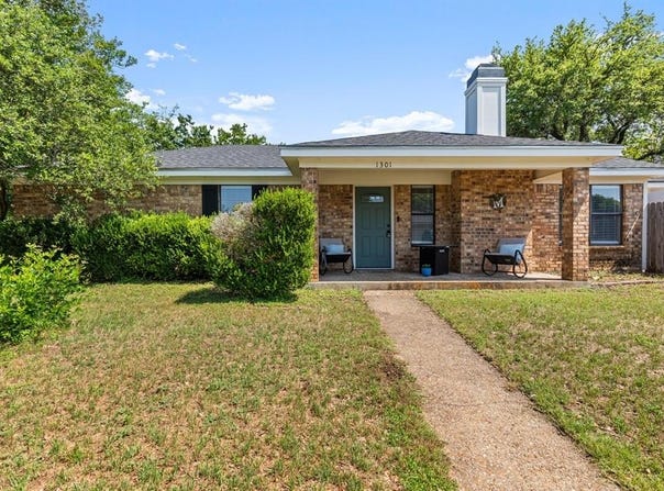 1301 Chapel Creek Road, Waco, TX 76712