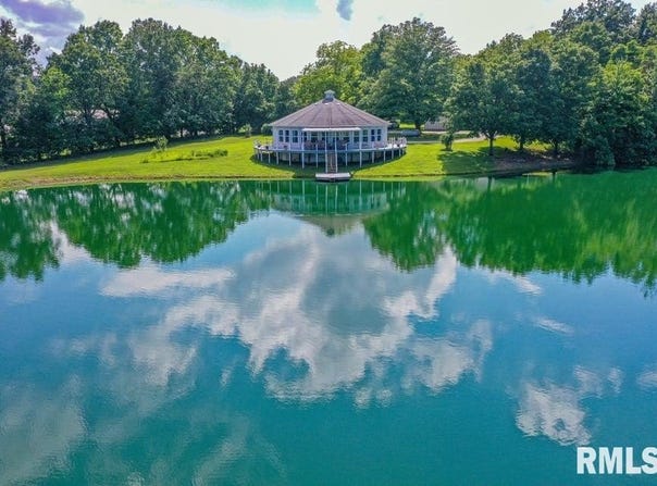 14290 E WINDSONG Road, Mt Vernon, IL 62864
