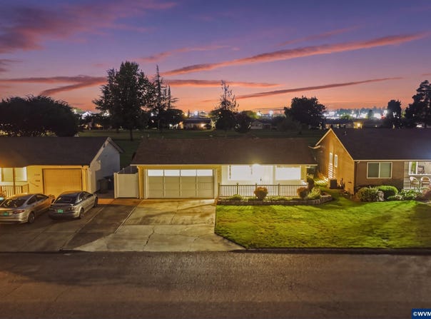1131 Princeton Rd, Woodburn, OR 97071
