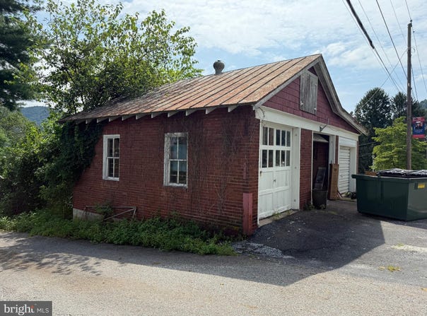 14 CENTER STREET, DUNCANNON, PA 17020