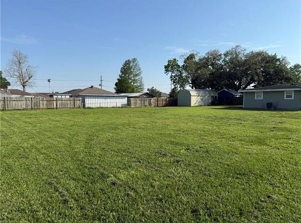 2421 MAUREEN Lane, Meraux, LA 70075