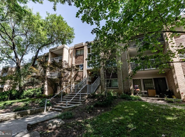 2908 KINGS CHAPEL ROAD, FALLS CHURCH, VA 22042