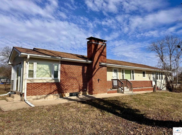 702 E Main, Warsaw, MO 65355