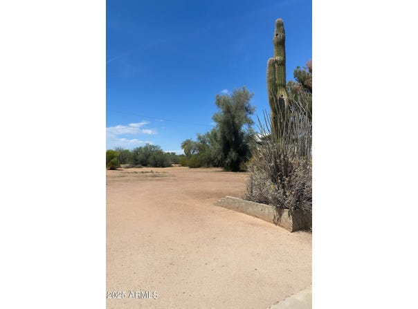 318 N 83RD Place, Mesa, AZ 85207