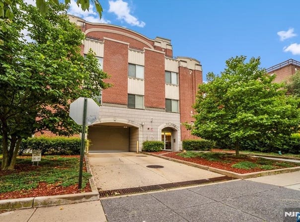 25 Duncan Avenue 210, Jersey City, NJ 07304