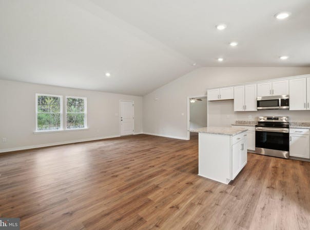 106 E SUNRISE DRIVE, WARSAW, VA 22572