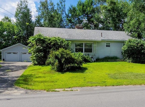 14 New York Street, Millinocket, ME 04462