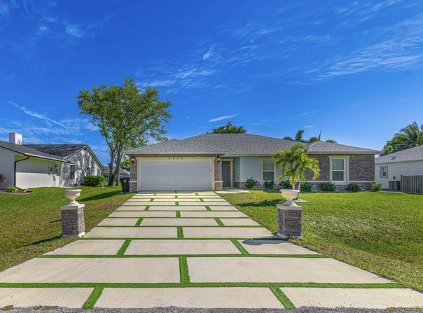 2372 SE Maslan Avenue, Port Saint Lucie, FL 34952
