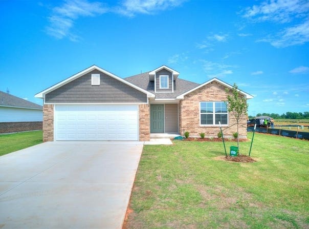932 S Bear Lane, Mustang, OK 73064