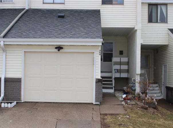 51 29th Ave Dr SW, Cedar Rapids, IA 52404