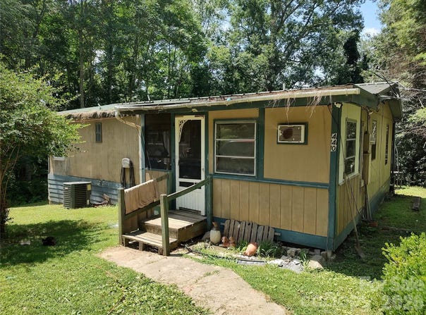 440 Hidden View Road, Hendersonville, NC 28792