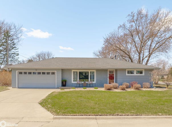 161 Granada Drive, Mason City, IA 50401