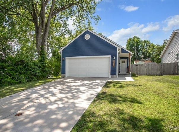 9432 Echo Lane, Overland, MO 63114