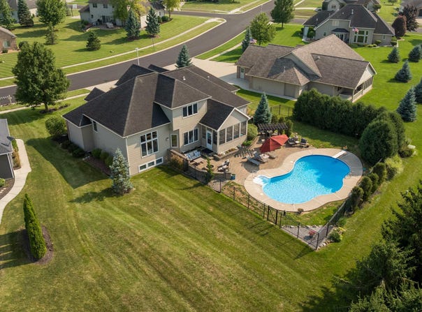 1205 N Dewey, Auburn, IN 46706