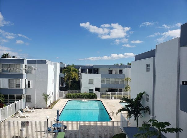 1800 SW 25th St, Miami, FL 33133
