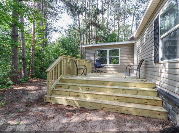 N1391 MCALLISTER Road, WAUPACA, WI 54981