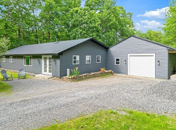 84 Sandy Point Road, Vassalboro, ME 04989