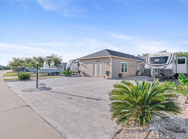 25 Augusta, Aransas Pass, TX 78336