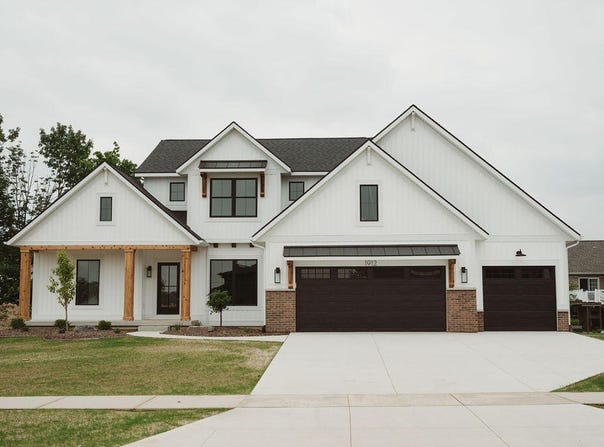 1912 Creekside Drive SW, Byron Center, MI 49315